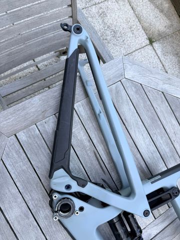 Tweedehands Santa Cruz Bronson 3 CC 2019 Frameset 2019 Mountainbike — afbeelding 4 van 16