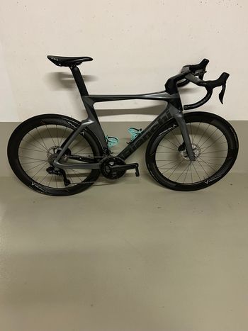 Używany Bianchi Oltre Comp Ultegra Di2 2023 2023 Road & Gravel