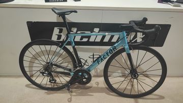 Used Factor O2 AG2R 2022 Road & Gravel