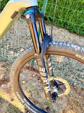 Used Canyon Neuron:ONfly CF 8 2024 2024 Mountainbike, Green, 29 — image 4 of 7