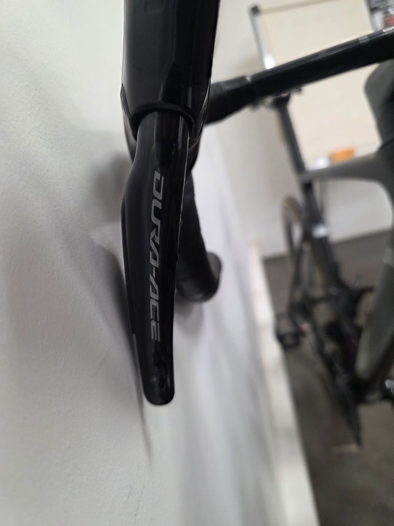 Brugt Focus Izalco Shimano Dura Ace Di2 2025 Road & Gravel — billede 12 af 14