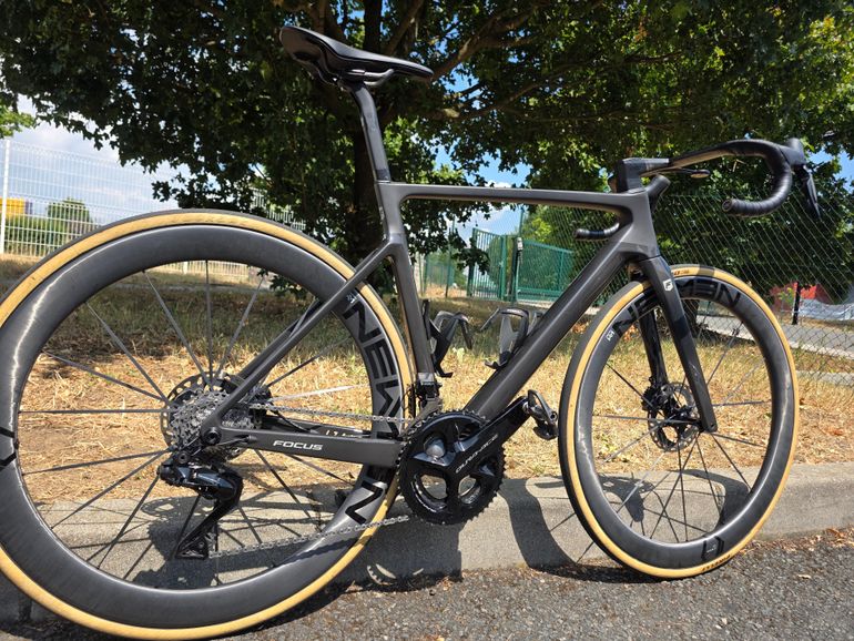 Brugt Focus Izalco Shimano Dura Ace Di2 2025 Road & Gravel — billede 14 af 14
