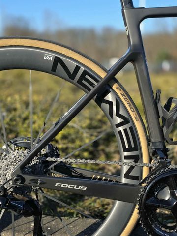 Gebrauchtes Focus Izalco Shimano Dura Ace Di2 2025 Road & Gravel, Schwarz — Bild 3 von 14