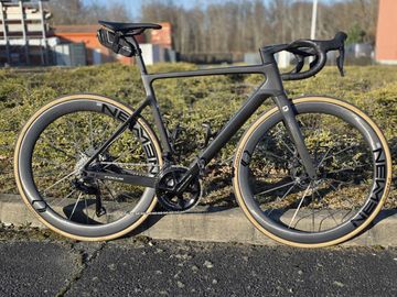 Gebrauchtes Focus Izalco Shimano Dura Ace Di2 2025 Road & Gravel, Schwarz — Bild 2 von 14