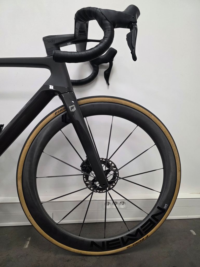 Brugt Focus Izalco Shimano Dura Ace Di2 2025 Road & Gravel — billede 8 af 14