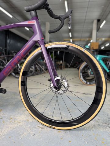 Used BMC Roadmachine 01 THREE 2023 2023 Road & Gravel, Purple — image 3 of 17