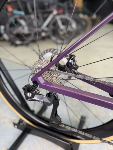 Used BMC Roadmachine 01 THREE 2023 2023 Road & Gravel, Purple — image 12 of 17