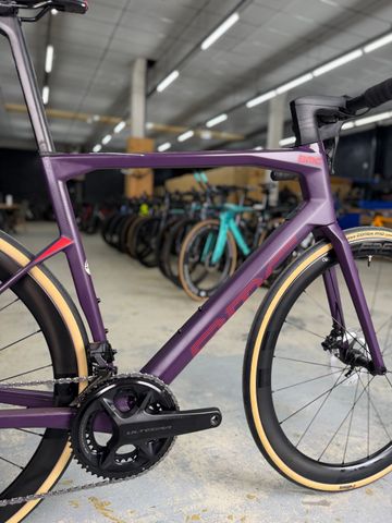 Used BMC Roadmachine 01 THREE 2023 2023 Road & Gravel, Purple — image 14 of 17