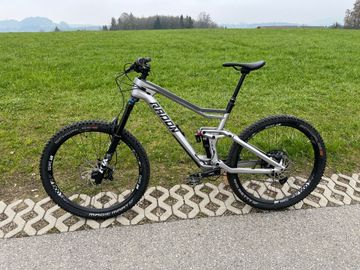 Gebrauchtes Radon JAB 10.0 2021 2021 Mountainbike, Hellgrau — Bild 2 von 9