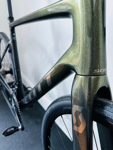 Used Scott Addict 30 2024 2024 Road & Gravel, Green — image 2 of 13