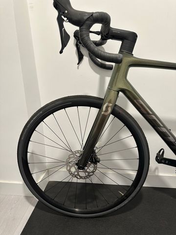 Used Scott Addict 30 2024 2024 Road & Gravel, Green — image 5 of 13