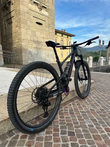 Scott Spark 940 2025 2025 Mountainbike de segunda mano, Negro — imagen 2 de 16