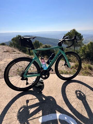 Używany Bianchi Oltre Comp Ultegra Di2 2024 2024 Road & Gravel
