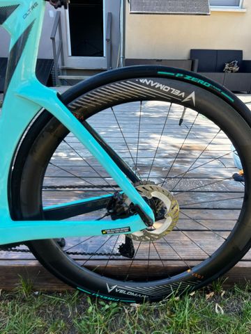 Bianchi Oltre Comp Ultegra Di2 2024 2024 Road & Gravel usato, Verde — immagine 4 di 9