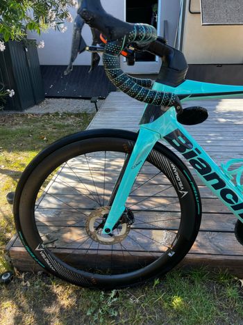 Brugt Bianchi Oltre Comp Ultegra Di2 2024 2024 Road & Gravel — billede 5 af 9