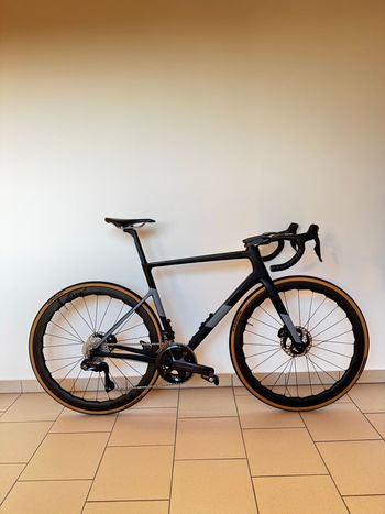 Used Cannondale SuperSix EVO Hi-MOD Disc Ultegra Di2 2021 2021 Road & Gravel