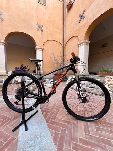 Race Mountain R29 Carbon 2021 Mountainbike de segunda mano, Negro — imagen 24 de 35