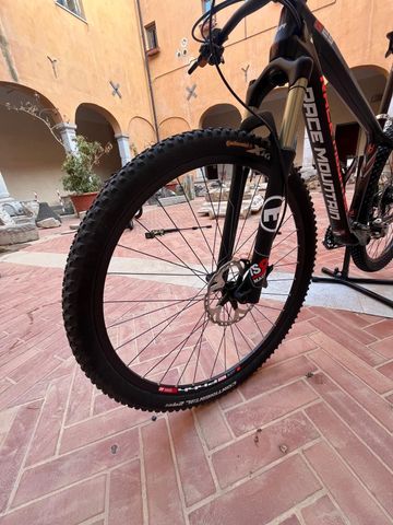 Race Mountain R29 Carbon 2021 Mountainbike de segunda mano, Negro — imagen 13 de 35