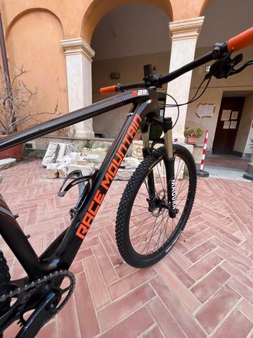 Race Mountain R29 Carbon 2021 Mountainbike de segunda mano, Negro — imagen 15 de 35