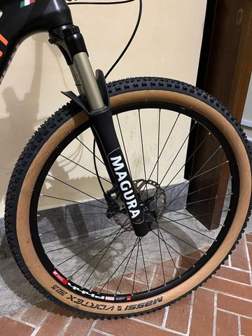 Race Mountain R29 Carbon 2021 Mountainbike de segunda mano, Negro — imagen 35 de 35