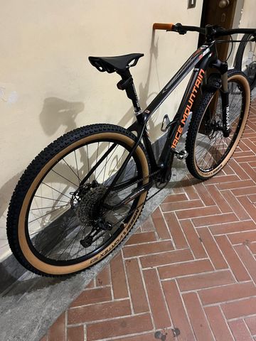 Race Mountain R29 Carbon 2021 Mountainbike de segunda mano, Negro — imagen 22 de 35