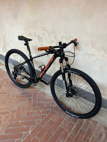 Race Mountain R29 Carbon 2021 Mountainbike de segunda mano, Negro — imagen 19 de 35