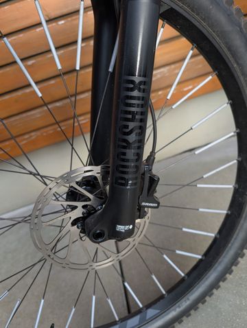 Used Mondraker RAZE 2023 2023 Mountainbike, Black, 29 — image 7 of 8