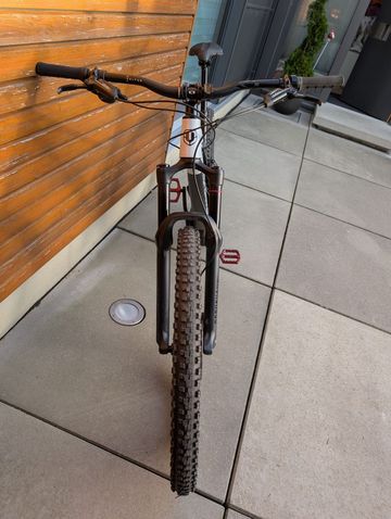 Used Mondraker RAZE 2023 2023 Mountainbike, Black, 29 — image 3 of 8