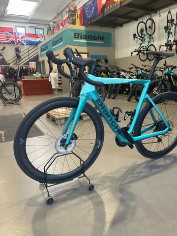 Used Bianchi E-Oltre 2026 2026 Road & Gravel, Blue — image 4 of 10
