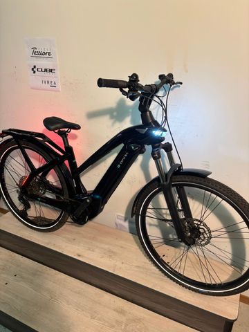 Używany Bianchi e-Omnia T Type DEORE 2023 2023 Urban — zdjęcie 11 z 16