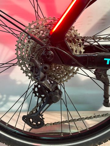 Używany Bianchi e-Omnia T Type DEORE 2023 2023 Urban — zdjęcie 15 z 16