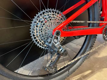 BMC Fourstroke 01 TWO 2024 2024 Mountainbike d'occasion — image 3 sur 10