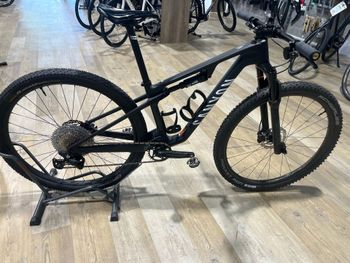 Used Canyon Lux World Cup CF Young Hero 2025 2025 MTB