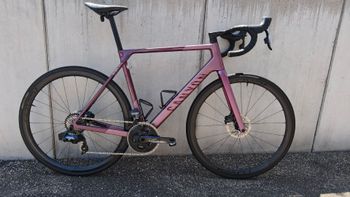 Brugt Canyon Ultimate CF SLX 8 Force AXS 2023 2023 Road & Gravel