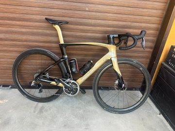 Pinarello DOGMA F RED ETAP AXS Disc 2022 Frameset 2022 Road & Gravel usato