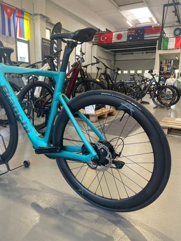 Used Bianchi e-Oltre 105 2025 2025 Road & Gravel