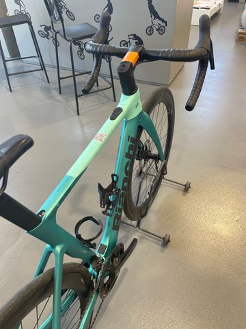 Gebrauchtes Bianchi e-Oltre 105 2025 2025 Road & Gravel, Blau — Bild 6 von 7