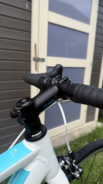 Used CUBE Axial SRAM Red 2017 Road & Gravel, White — image 9 of 18