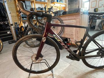Scott Addict 30 2024 2024 Road & Gravel d'occasion — image 2 sur 21