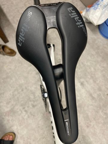 Used Specialized Tarmac Shimano Ultegra Di2 2019 Road & Gravel, White — image 4 of 13