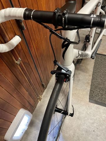 Used Specialized Tarmac Shimano Ultegra Di2 2019 Road & Gravel, White — image 3 of 13