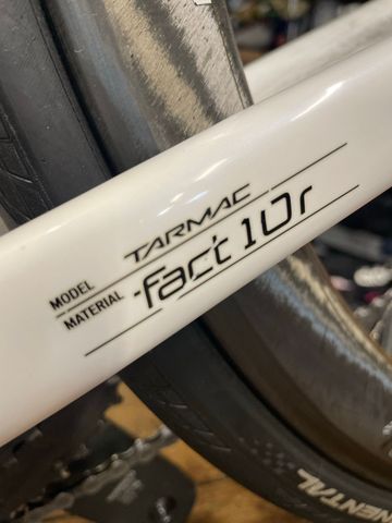 Used Specialized Tarmac Shimano Ultegra Di2 2019 Road & Gravel, White — image 10 of 13