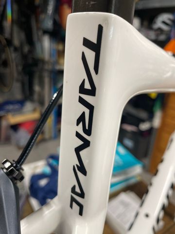 Used Specialized Tarmac Shimano Ultegra Di2 2019 Road & Gravel, White — image 11 of 13
