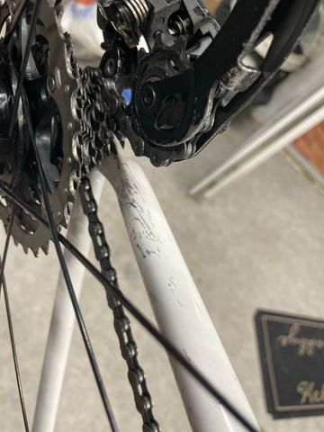Used Specialized Tarmac Shimano Ultegra Di2 2019 Road & Gravel, White — image 6 of 13