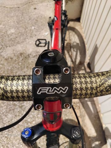 Used Mondraker Custom SRAM X5 2015 Mountainbike, Red — image 8 of 9
