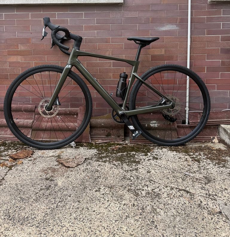 Tweedehands BMC Roadmachine X THREE 2024 2024 Road & Gravel — afbeelding 5 van 6
