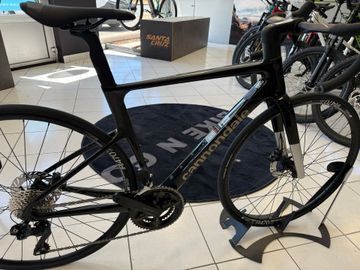 Used Cannondale SuperSix EVO Carbon Disc 105 Di2 2025 2025 Road & Gravel