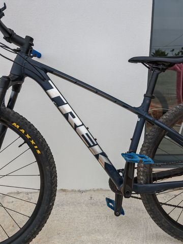 Used Trek X-Caliber 9 2023 2023 Mountainbike, Light Gray, 27.5, 29 — image 3 of 8