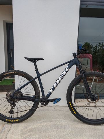 Used Trek X-Caliber 9 2023 2023 Mountainbike, Light Gray, 27.5, 29 — image 5 of 8