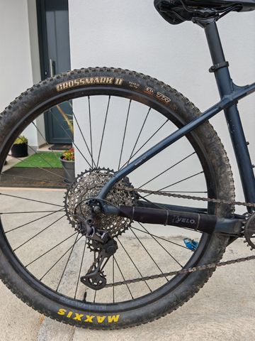 Used Trek X-Caliber 9 2023 2023 Mountainbike, Light Gray, 27.5, 29 — image 6 of 8